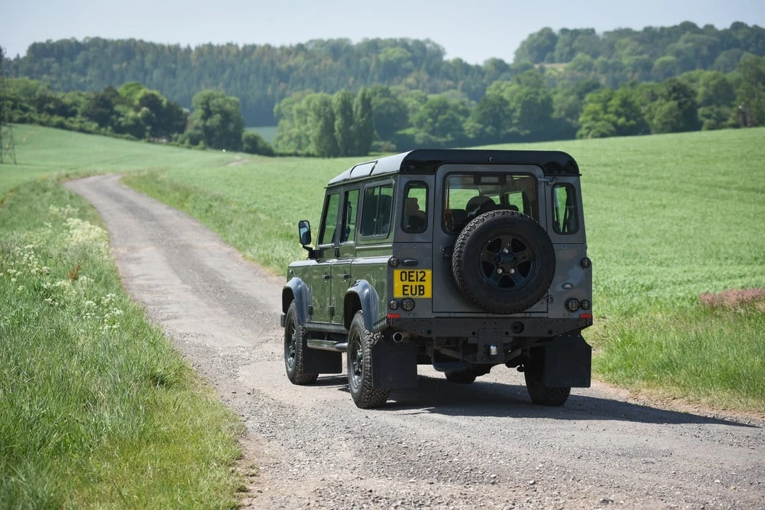 2012 Land Rover Defender 110 - Image 16 of 30