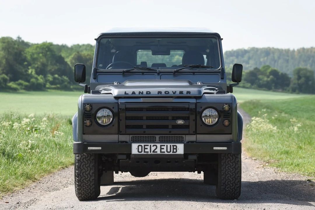 2012 Land Rover Defender 110 - Image 6 of 30