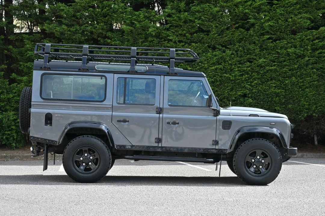 2012 Land Rover Defender 110 - Image 5 of 30