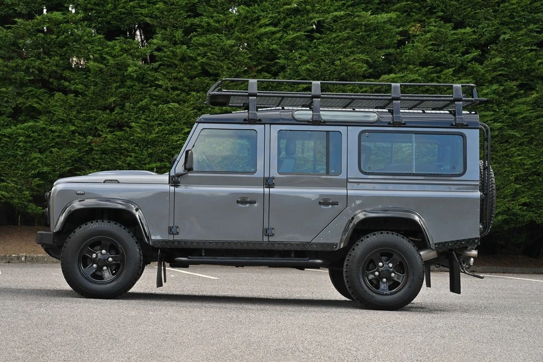 2012 Land Rover Defender 110 - Image 3 of 30
