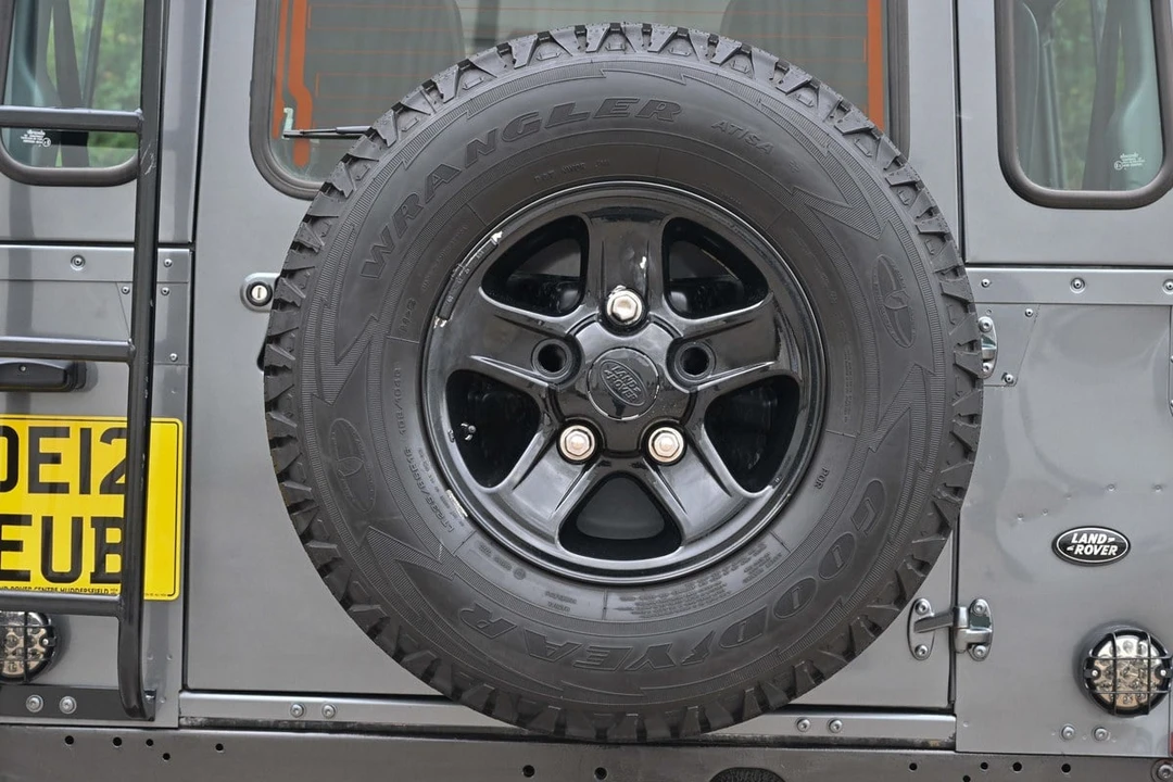 2012 Land Rover Defender 110 - Image 22 of 30