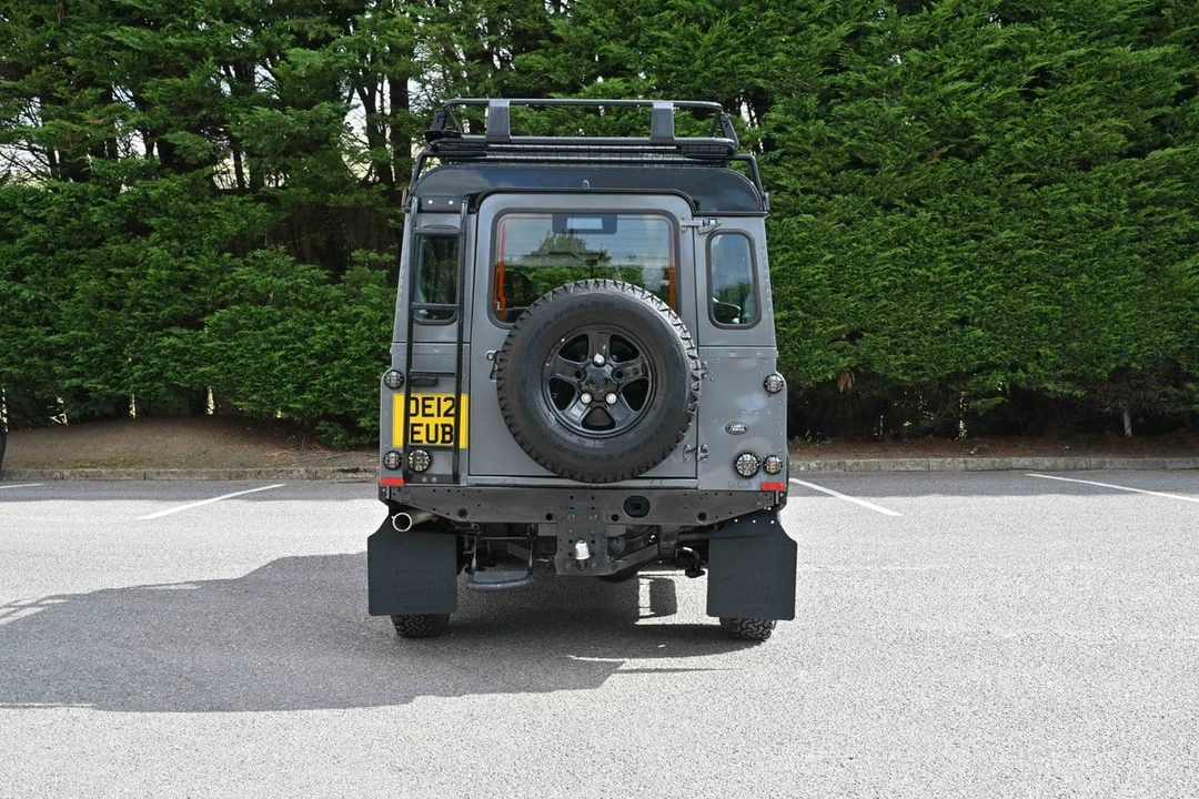 2012 Land Rover Defender 110 - Image 10 of 30
