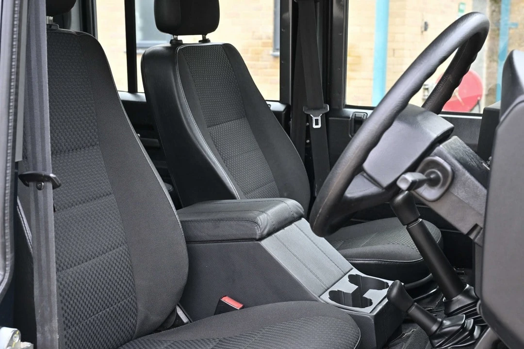 2012 Land Rover Defender 110 - Image 27 of 30