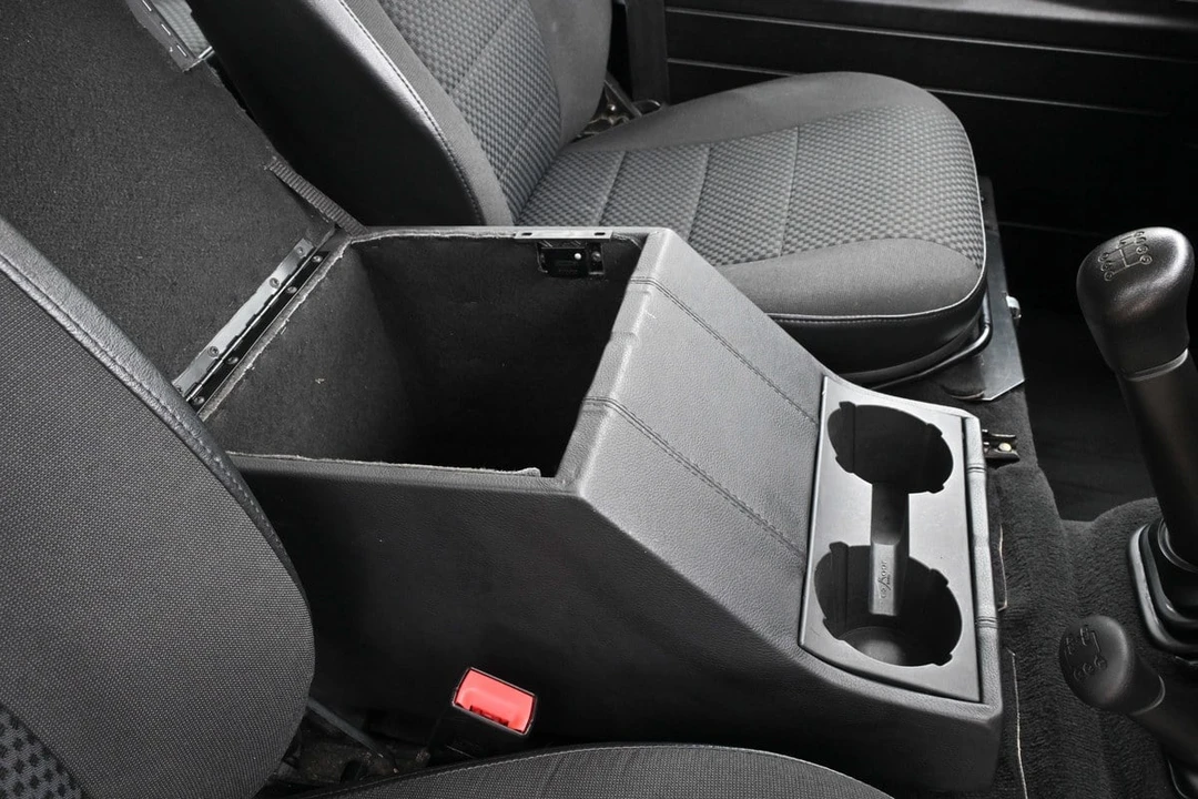 2012 Land Rover Defender 110 - Image 29 of 30