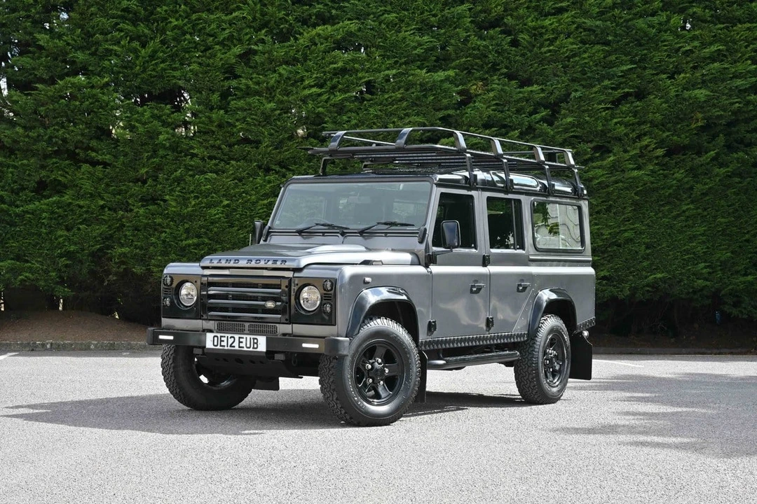 2012 Land Rover Defender 110 - Image 16 of 30