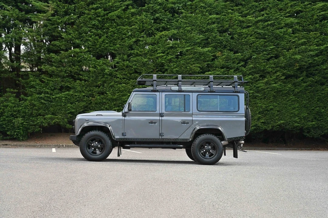 2012 Land Rover Defender 110 - Image 14 of 30