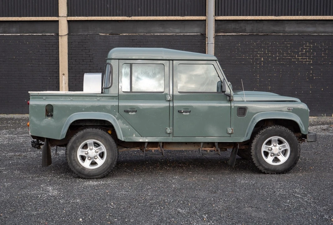 2012 Land Rover Defender 110 - Image 3 of 30