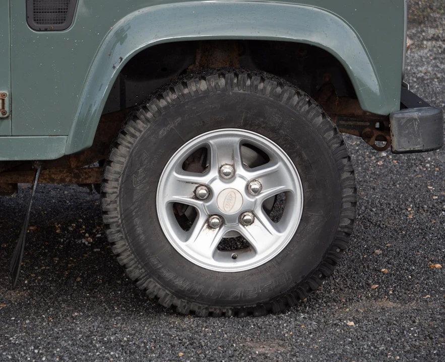 2012 Land Rover Defender 110 - Image 17 of 30
