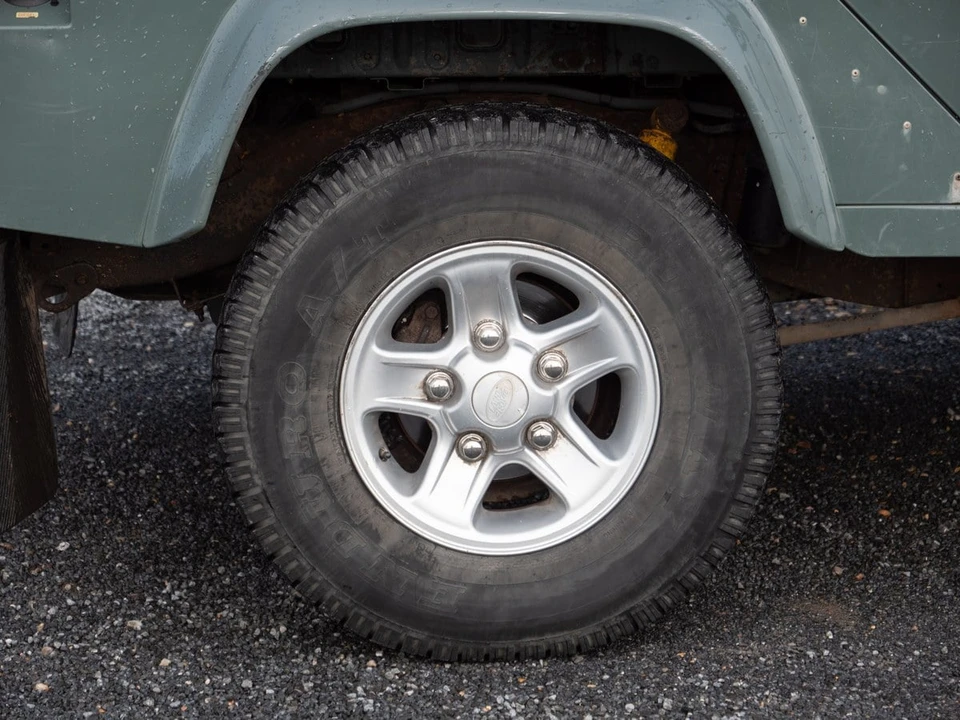2012 Land Rover Defender 110 - Image 18 of 30