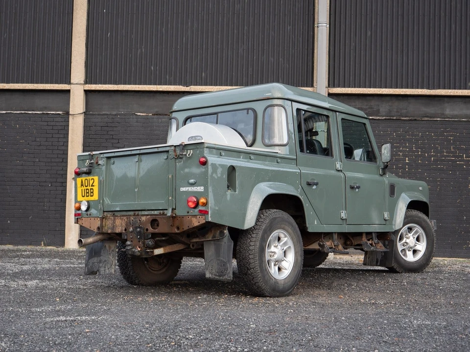 2012 Land Rover Defender 110 - Image 15 of 30