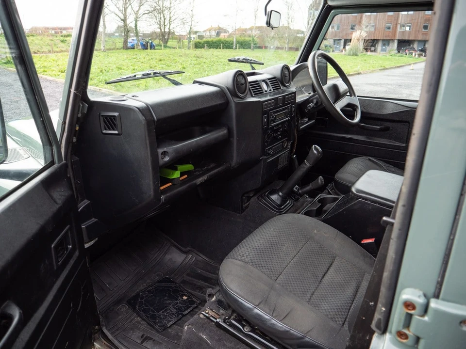 2012 Land Rover Defender 110 - Image 22 of 30