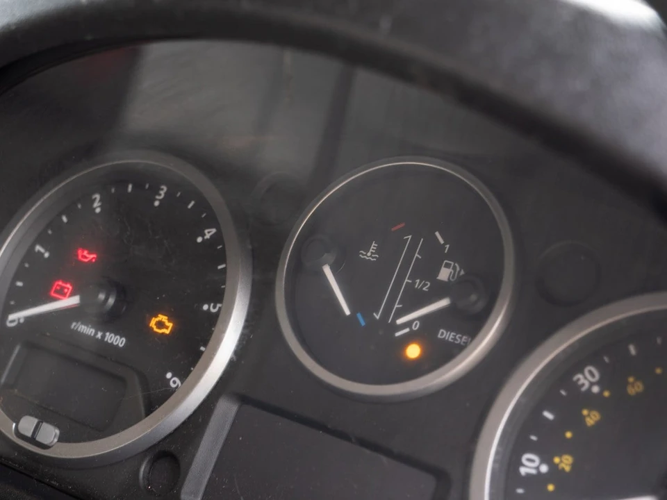 2012 Land Rover Defender 110 - Image 26 of 30