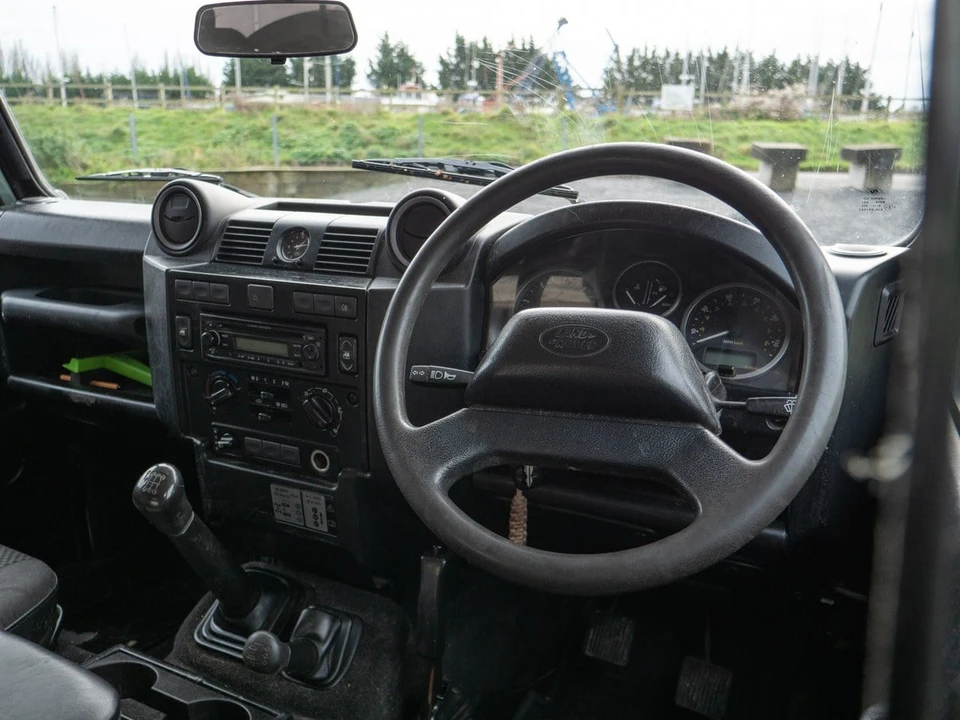 2012 Land Rover Defender 110 - Image 29 of 30
