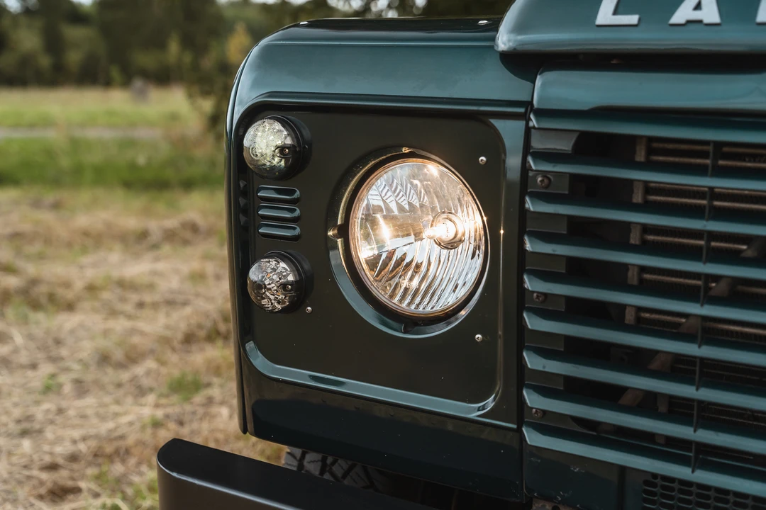 2012 Land Rover Defender 110 - Image 16 of 31