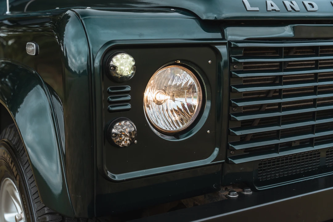 2012 Land Rover Defender 110 - Image 17 of 31