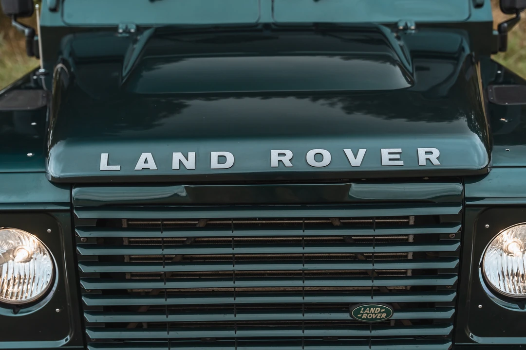 2012 Land Rover Defender 110 - Image 18 of 31