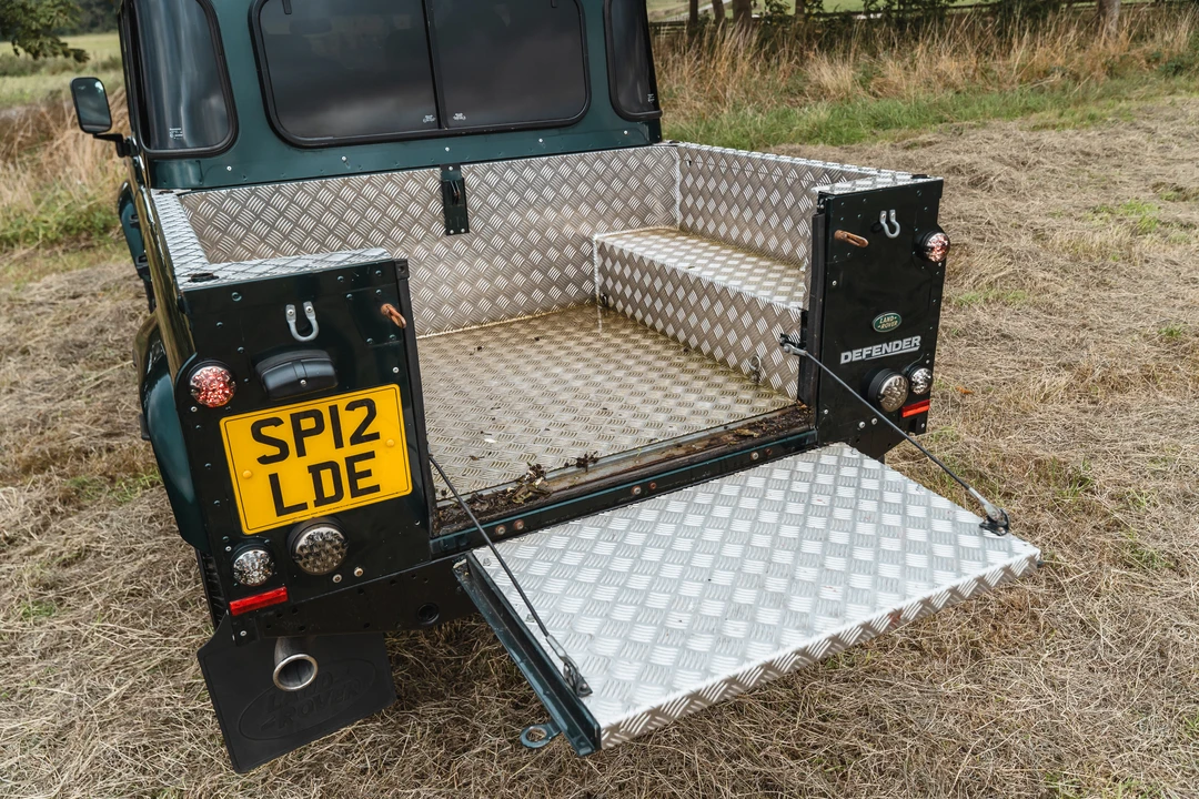 2012 Land Rover Defender 110 - Image 25 of 31
