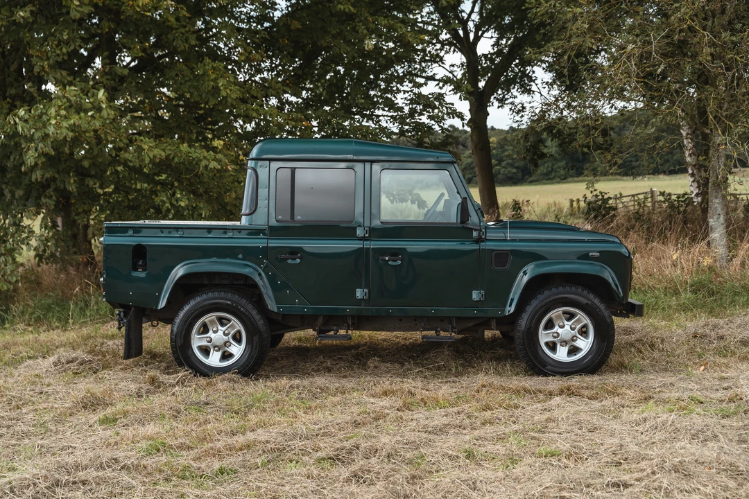 2012 Land Rover Defender 110 - Image 8 of 31