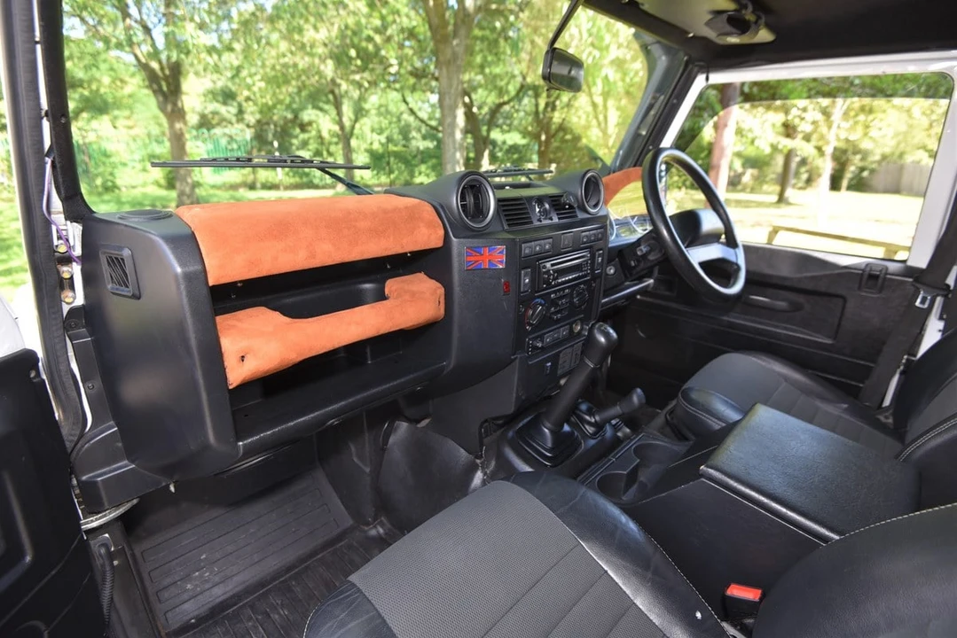 2012 Land Rover Defender 110 - Image 24 of 30