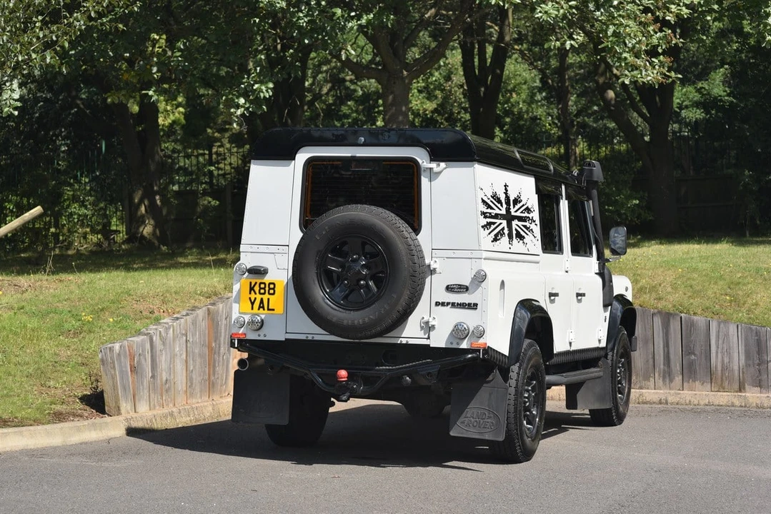 2012 Land Rover Defender 110 - Image 14 of 30