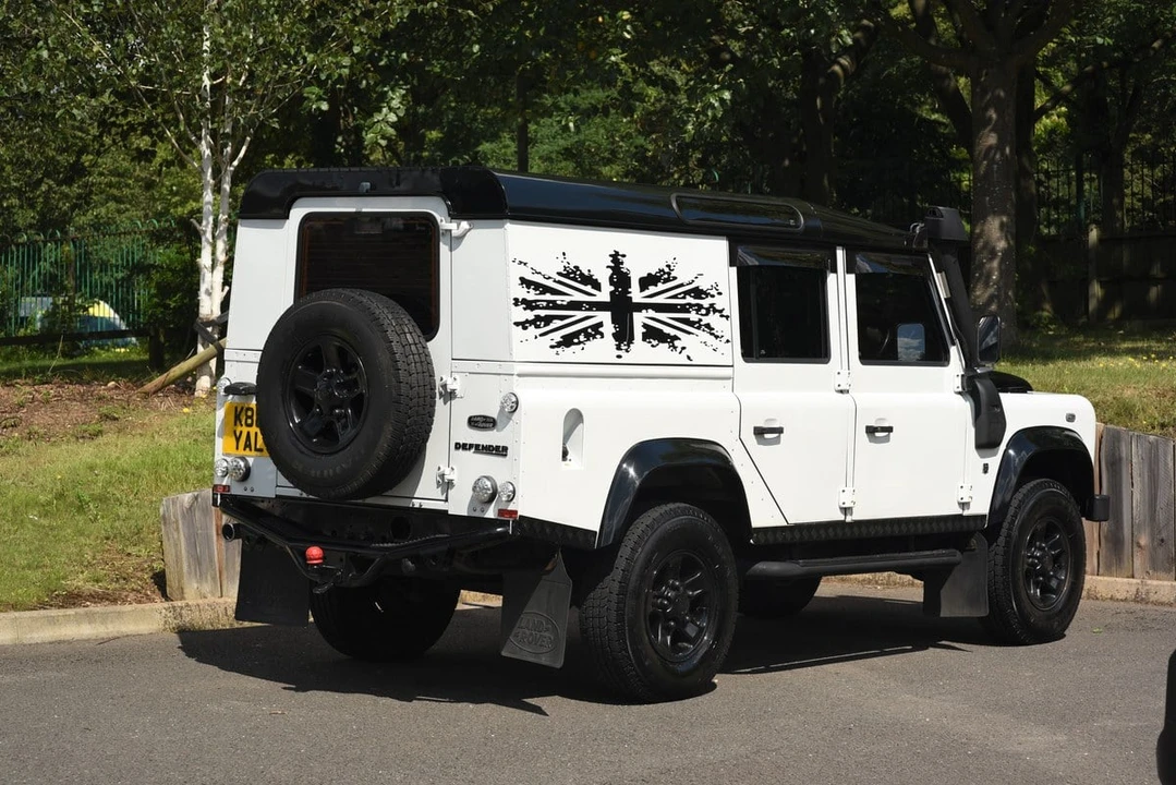 2012 Land Rover Defender 110 - Image 15 of 30