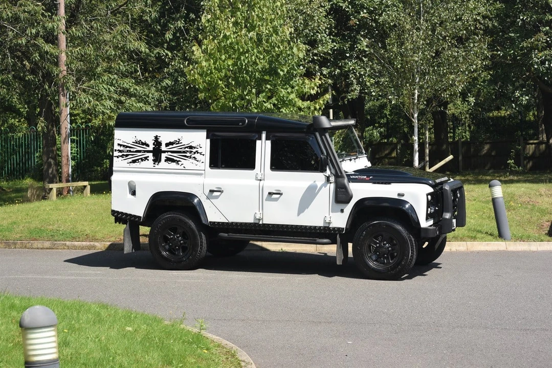 2012 Land Rover Defender 110 - Image 12 of 30