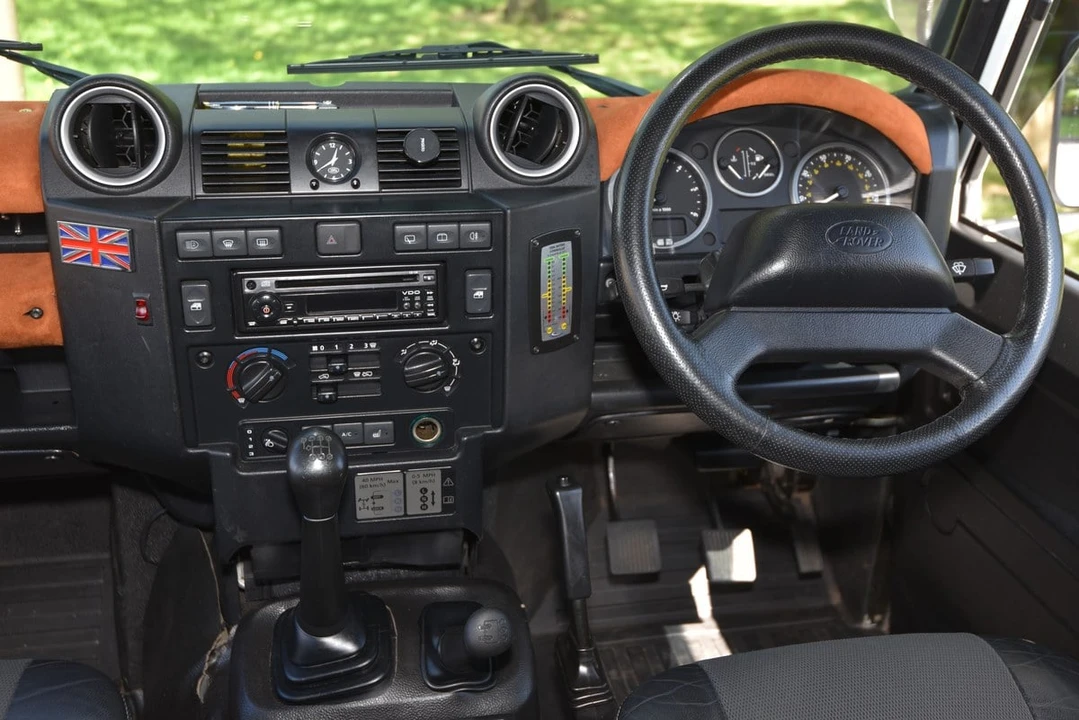 2012 Land Rover Defender 110 - Image 29 of 30