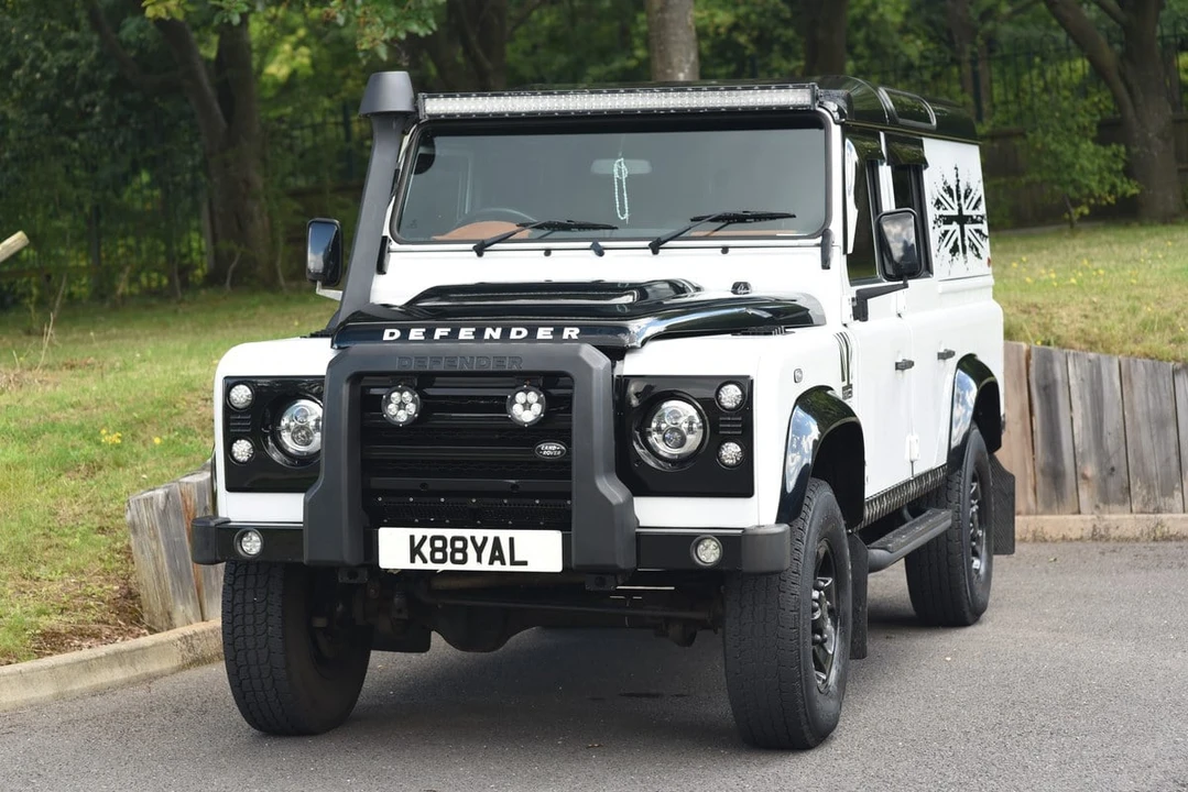 2012 Land Rover Defender 110 - Image 7 of 30