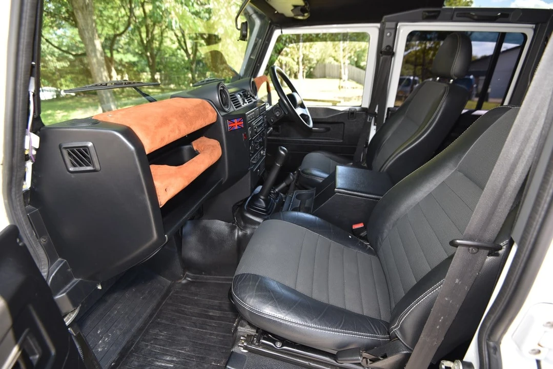 2012 Land Rover Defender 110 - Image 22 of 30