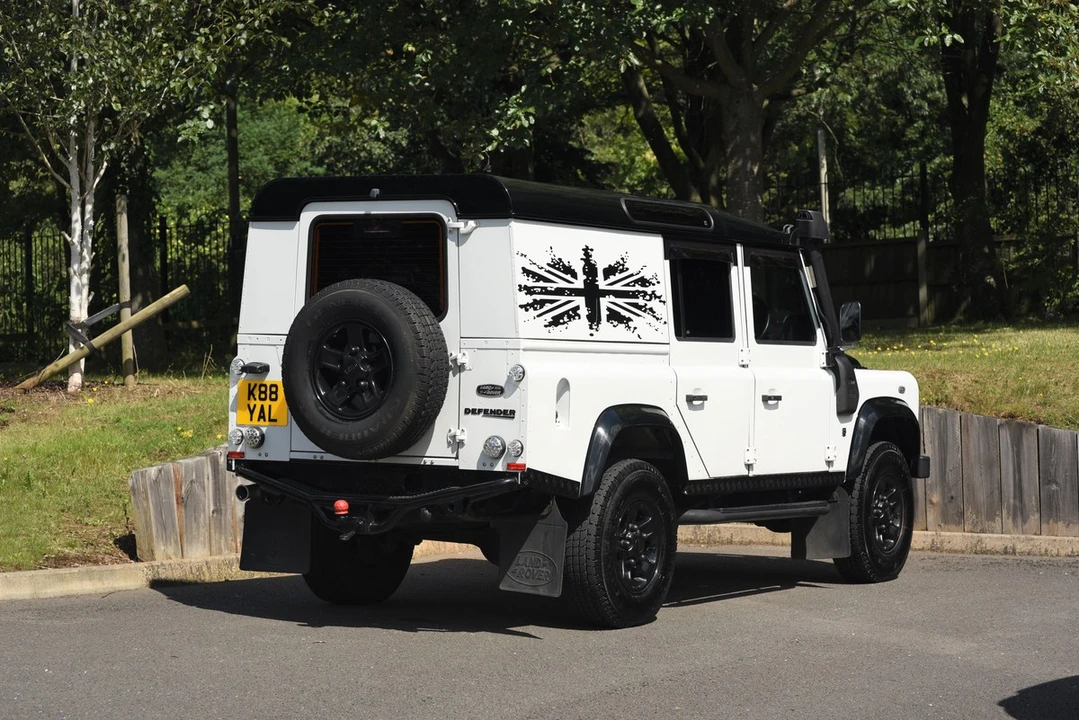 2012 Land Rover Defender 110 - Image 16 of 30
