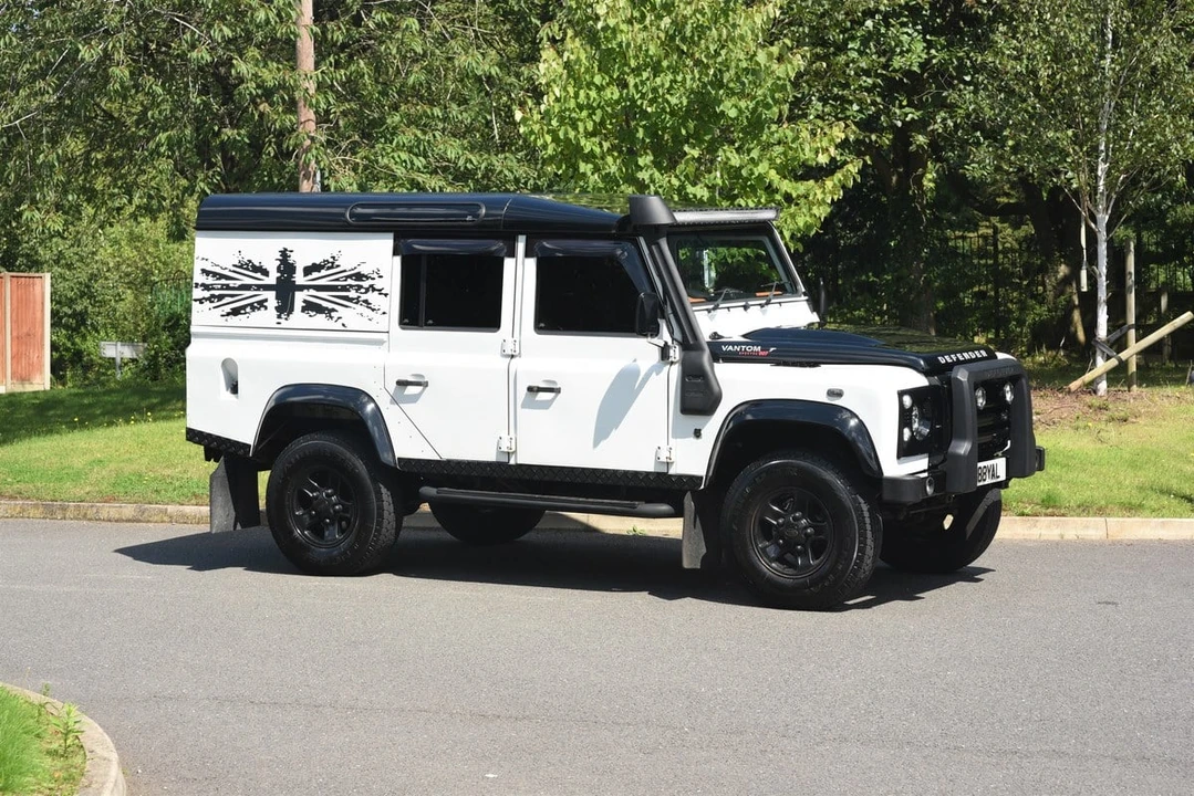 2012 Land Rover Defender 110 - Image 10 of 30