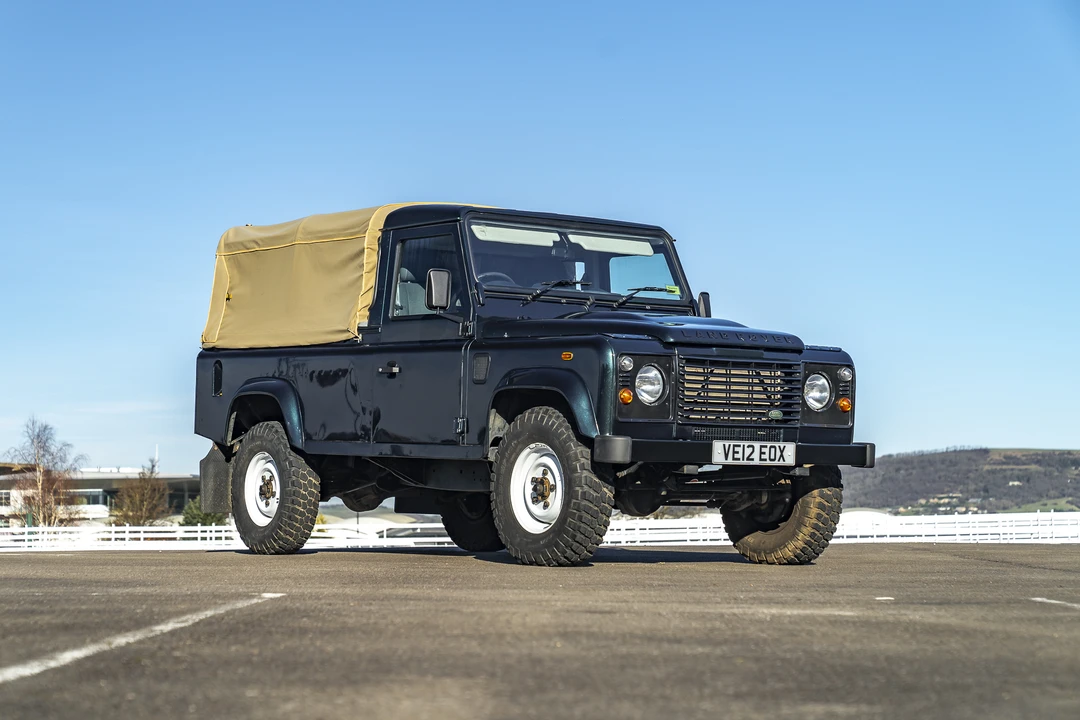 2012 Land Rover Defender 110 - Image 8 of 31