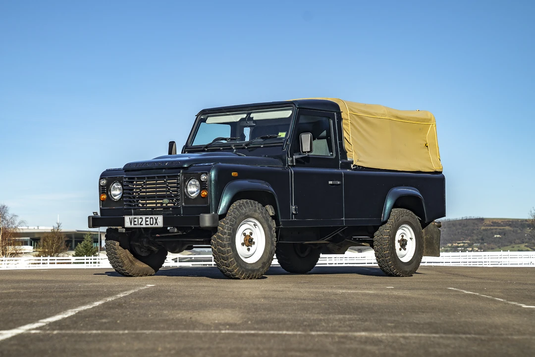 2012 Land Rover Defender 110 - Image 10 of 31