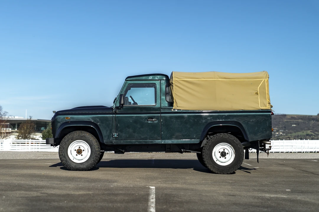 2012 Land Rover Defender 110 - Image 11 of 31