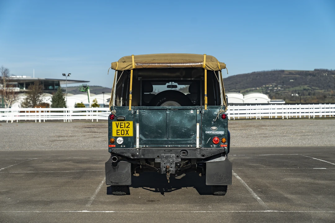 2012 Land Rover Defender 110 - Image 5 of 31