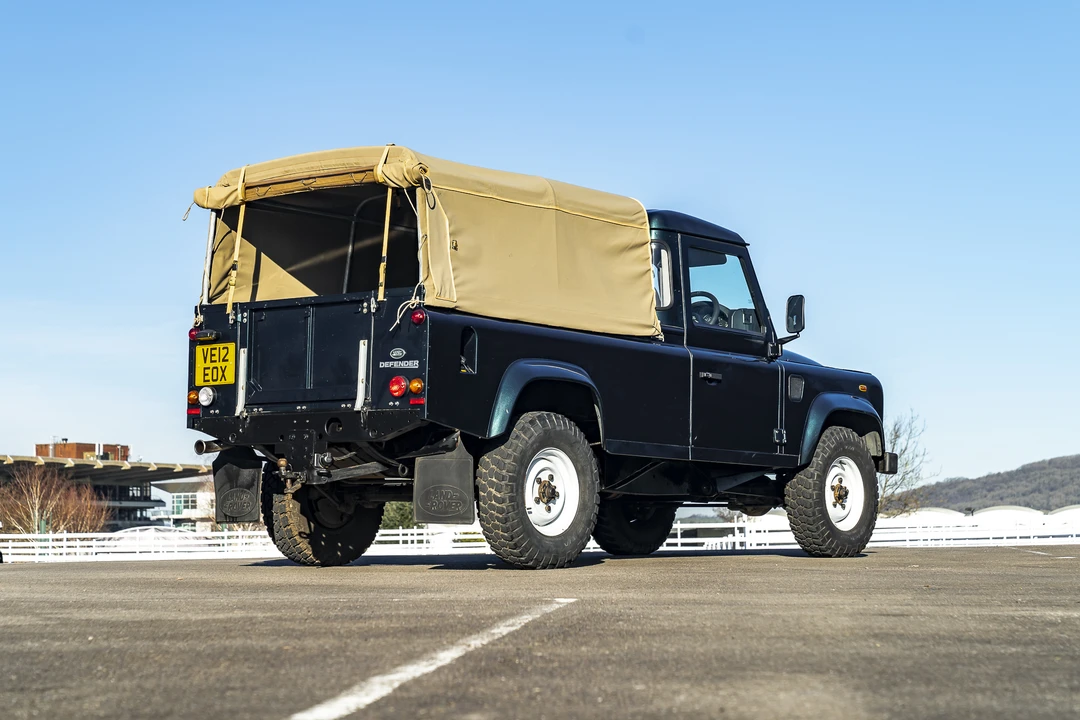 2012 Land Rover Defender 110 - Image 14 of 31