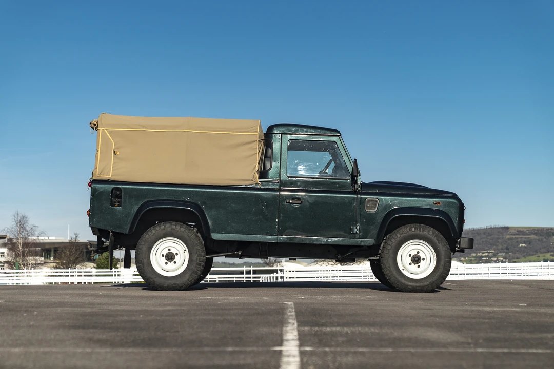 2012 Land Rover Defender 110 - Image 7 of 31