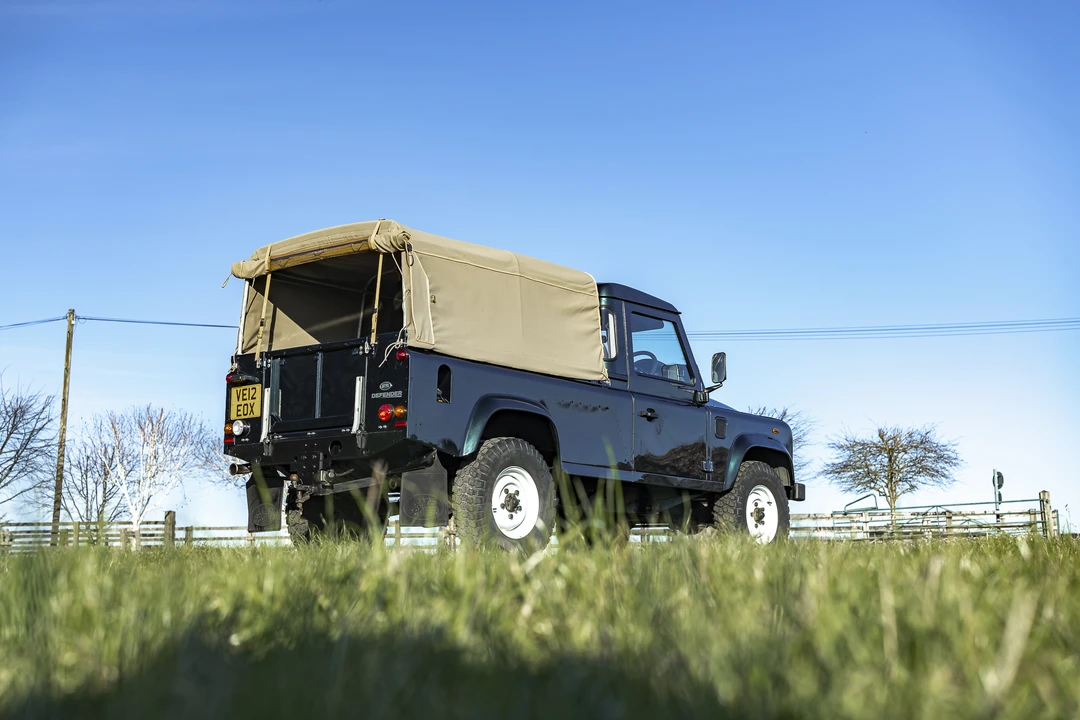 2012 Land Rover Defender 110 - Image 15 of 31