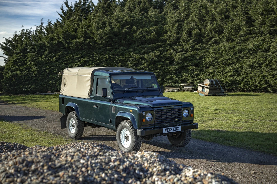 2012 Land Rover Defender 110 - Image 16 of 31