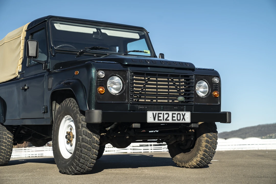 2012 Land Rover Defender 110 - Image 18 of 31