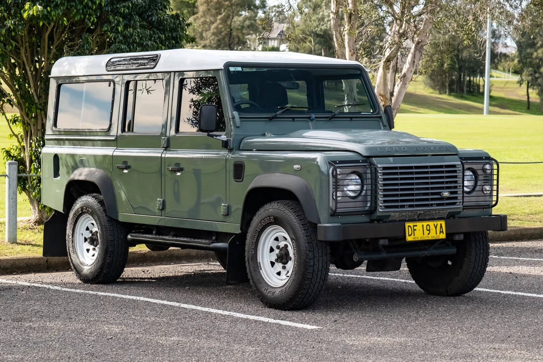 2012 Land Rover Defender 110 - Image 16 of 31