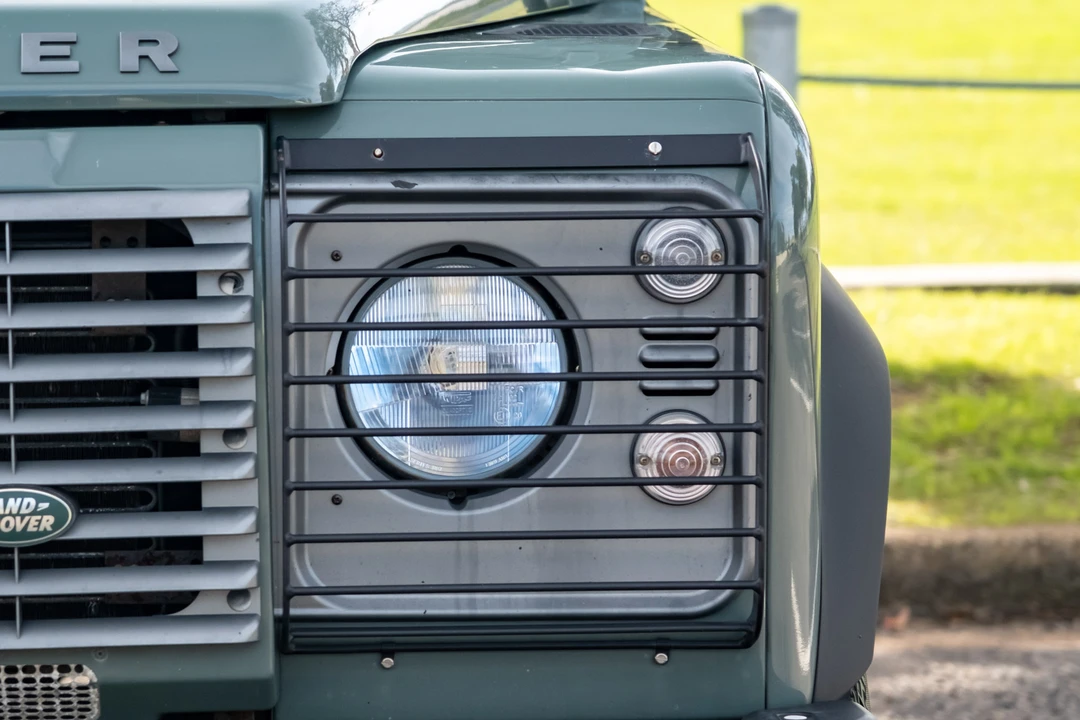 2012 Land Rover Defender 110 - Image 23 of 31