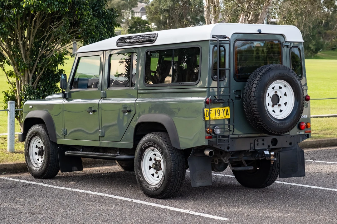 2012 Land Rover Defender 110 - Image 5 of 31