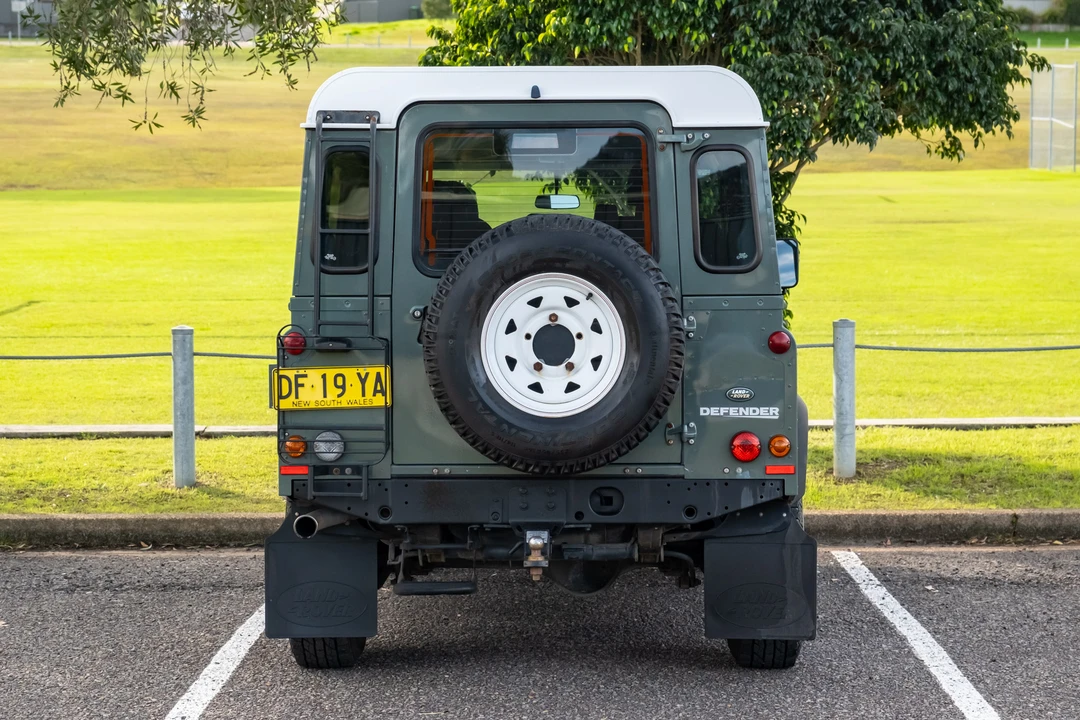2012 Land Rover Defender 110 - Image 6 of 31