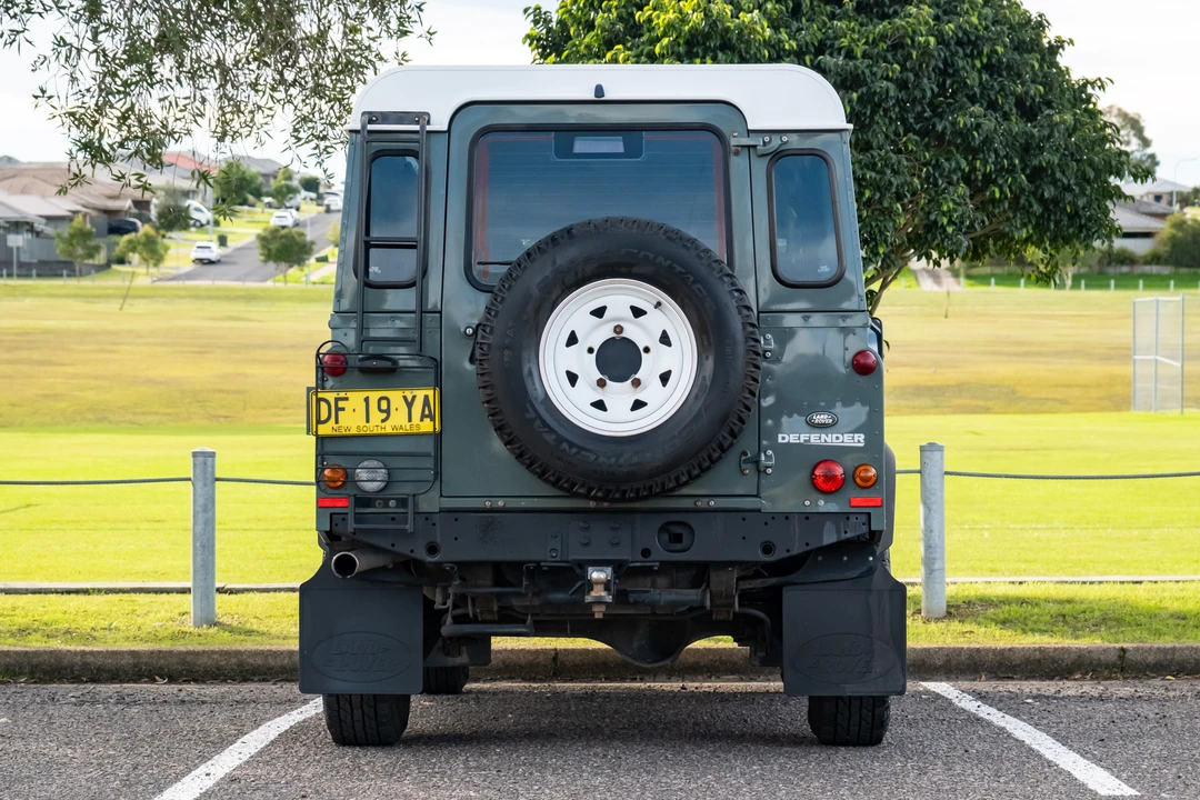 2012 Land Rover Defender 110 - Image 14 of 31
