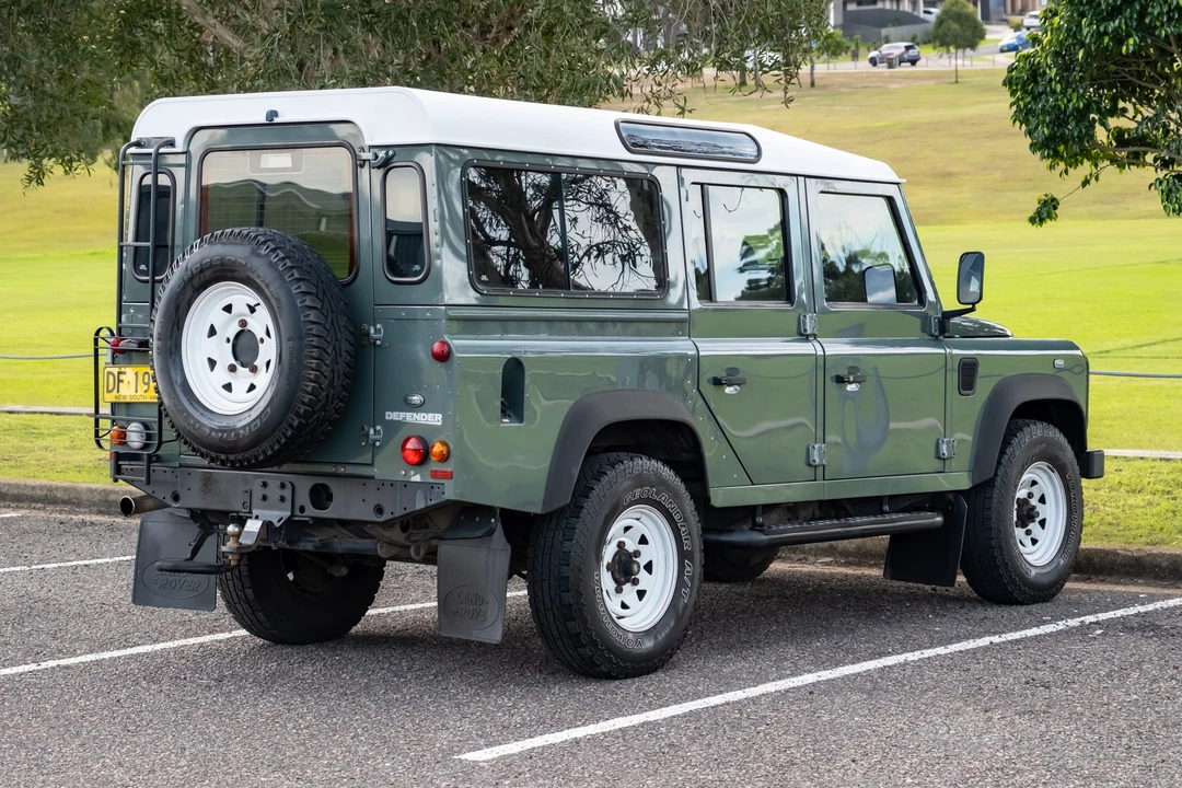 2012 Land Rover Defender 110 - Image 7 of 31