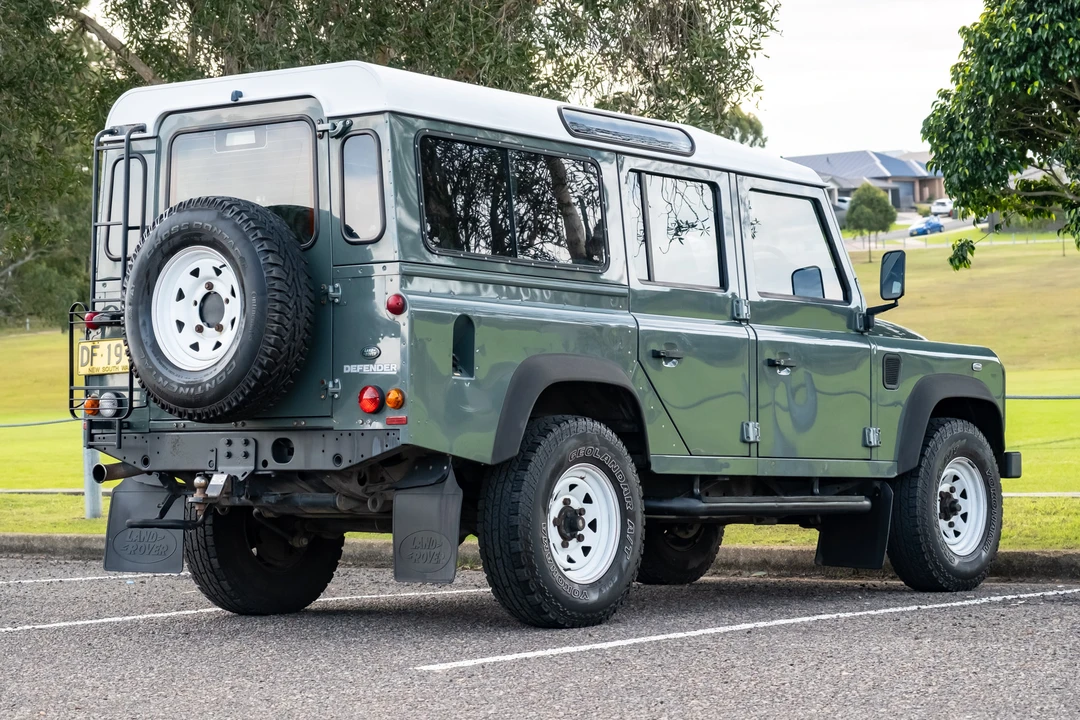 2012 Land Rover Defender 110 - Image 15 of 31