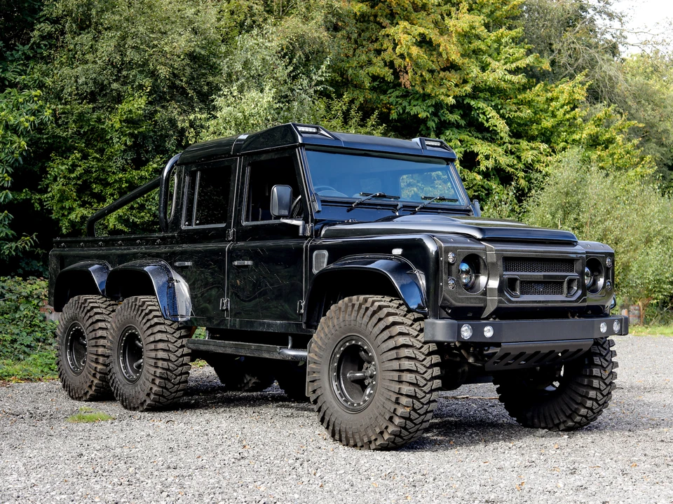 2012 Land Rover Defender 110 - Image 15 of 31