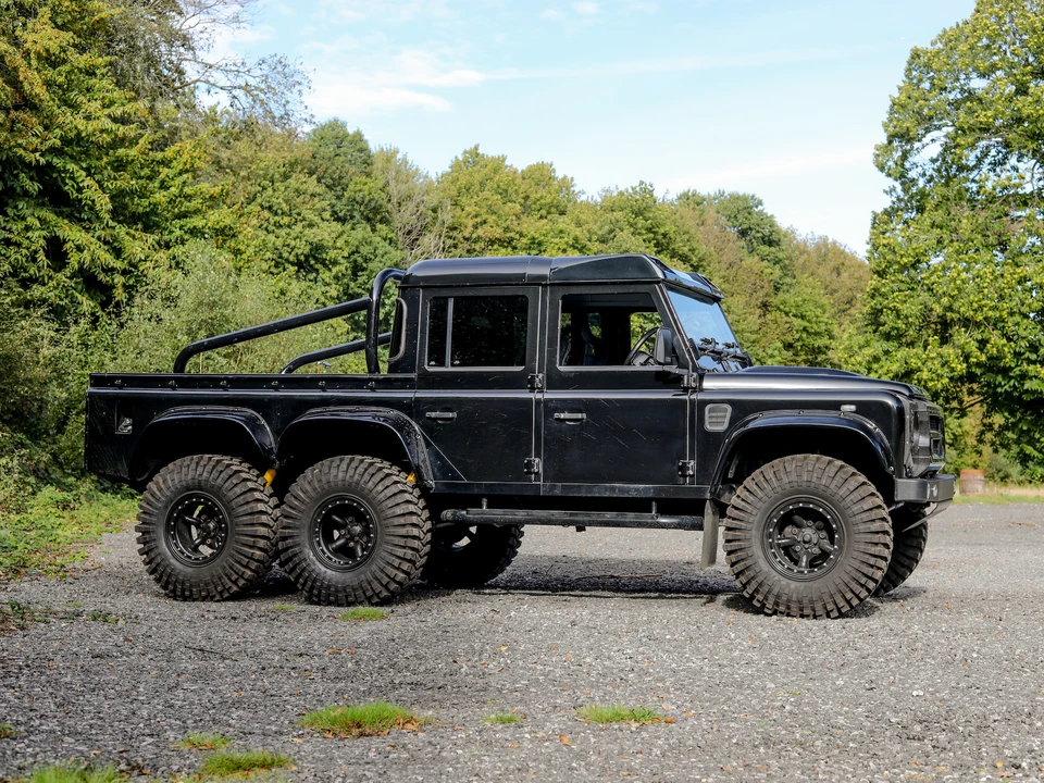2012 Land Rover Defender 110 - Image 9 of 31