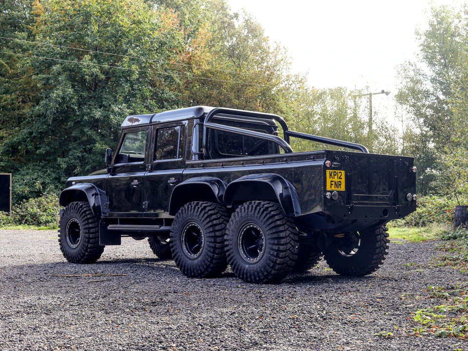 2012 Land Rover Defender 110 - Image 5 of 31